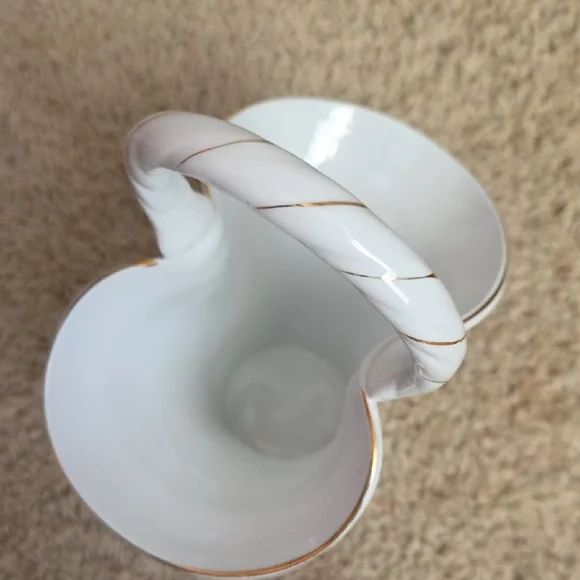 Peter Rabbit Ceramic Basket - Picture 4 of 7